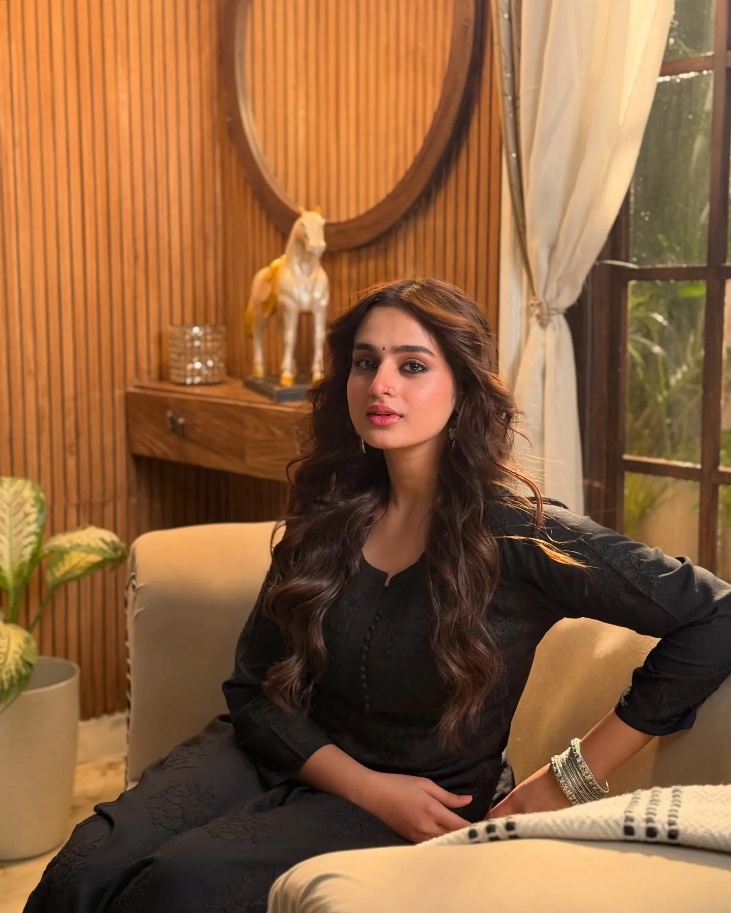 Ayesha Khan - ayesha-khan-22.webp